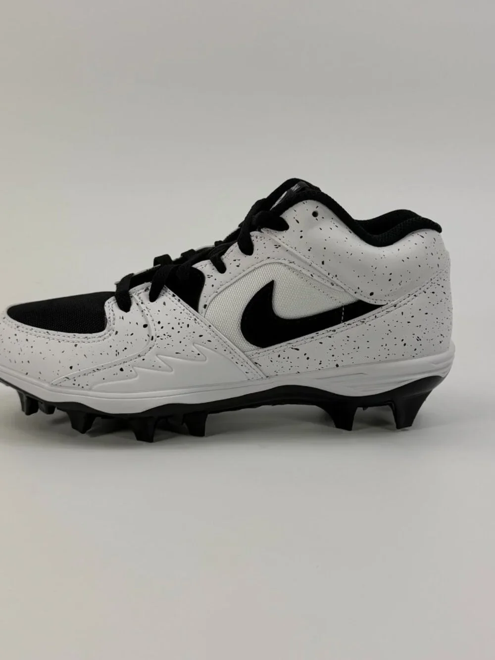 Jordan Stadium 90 Low TD 'White Black' HQ0210-100 Football Multi Size